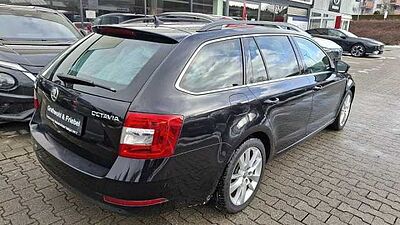 SKODA Octavia Combi 2.0 TSI DSG Style + AHK