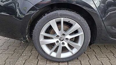 SKODA Octavia Combi 2.0 TSI DSG Style + AHK