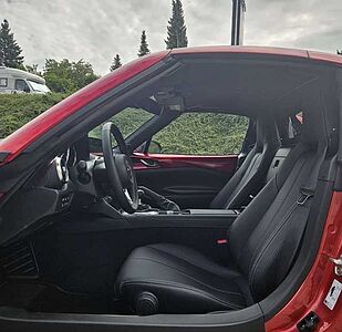 Mazda MX-5 RF SKYACTIV-G 132 Exclusive-Line RWD
