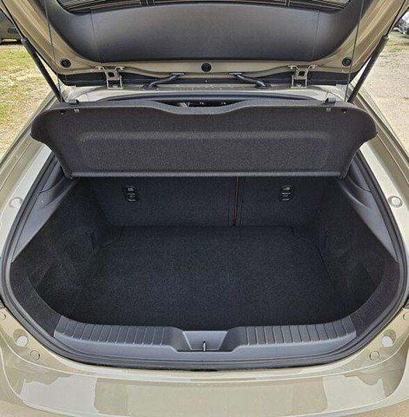 Mazda 3 2.0 e-SKYACTIV G 150 6AT Sondermodell Nagisa