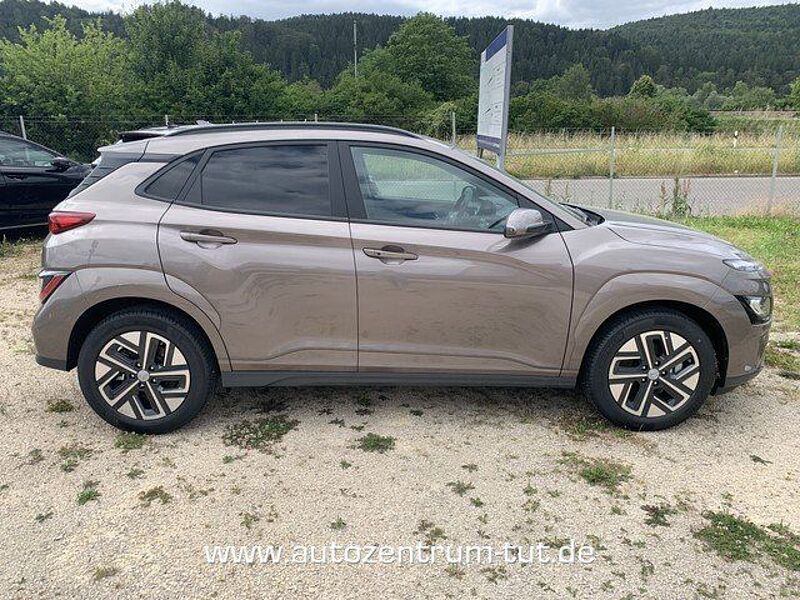 Hyundai Kona 39 kWh Trend+NAVI-Paket*2,99%