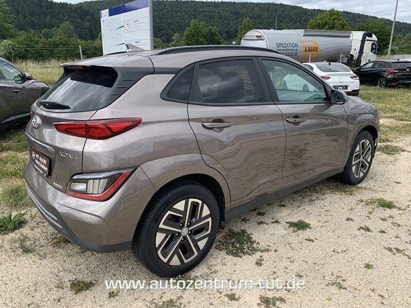 Hyundai Kona 39 kWh Trend+NAVI-Paket*2,99%