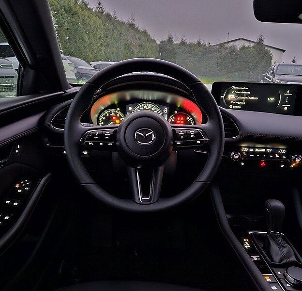 Mazda 3 2.5L e-SKYACTIV G140 6AT Homura