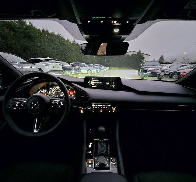 Mazda 3 2.5L e-SKYACTIV G140 6AT Homura