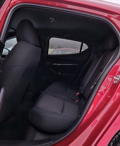 Mazda 3 2.5L e-SKYACTIV G140 6AT Homura