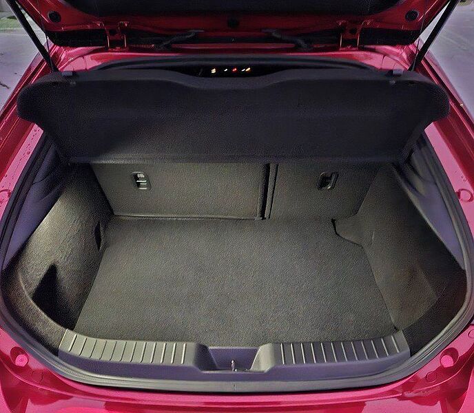 Mazda 3 2.5L e-SKYACTIV G140 6AT Homura