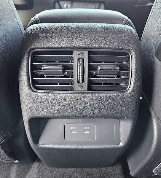 Nissan Qashqai 1.3 DIG-T Xtronic Tekna Dach schwarz