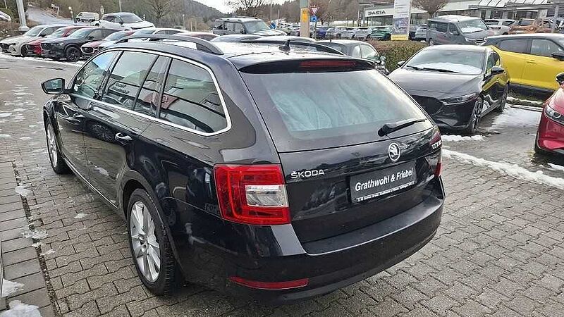 SKODA Octavia Combi 2.0 TSI DSG Style + AHK