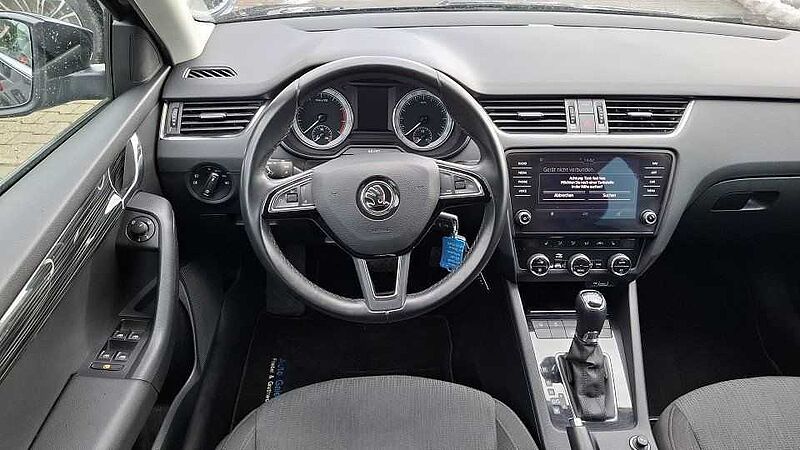 SKODA Octavia Combi 2.0 TSI DSG Style + AHK