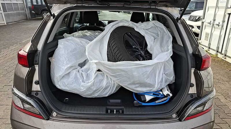 Hyundai Kona EV 64 kWh Trend+Navi+Assist+AHK+WKR-LM