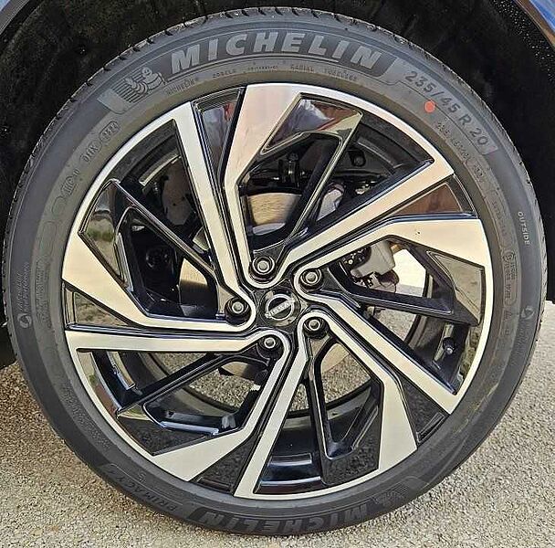 Nissan Qashqai 1.3 DIG-T Xtronic Tekna+