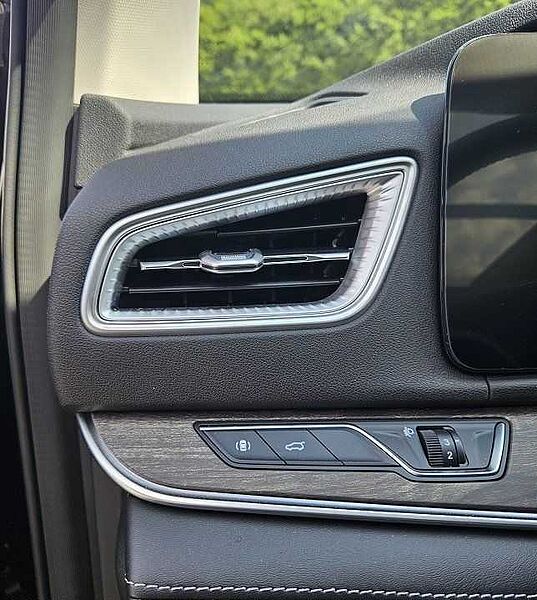 DFSK Fengo n 600 1.5-T GDI 6AT 7 SitzerAll-Inclusive