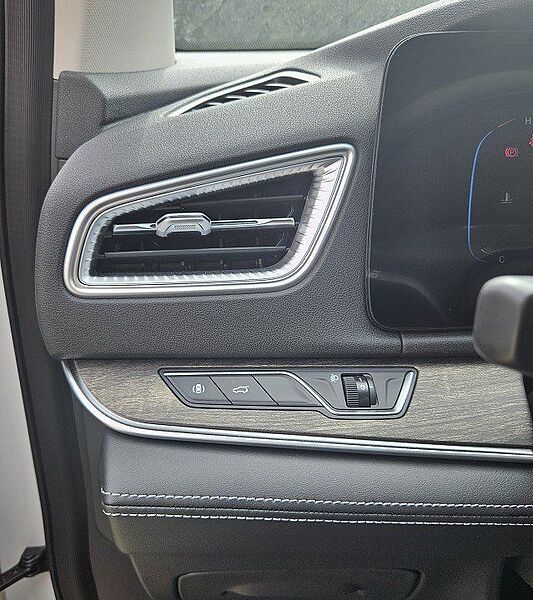 DFSK Fengo n 600 1.5-T GDI 6AT 7 SitzerAll-Inclusive