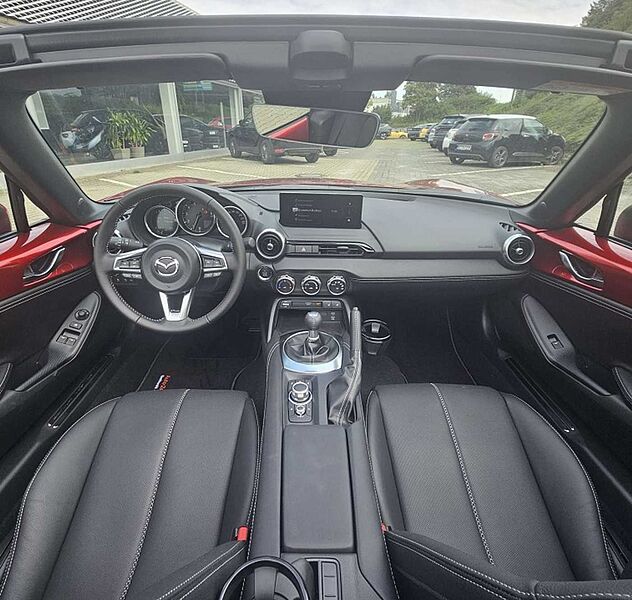 Mazda MX-5 RF SKYACTIV-G 132 Exclusive-Line RWD