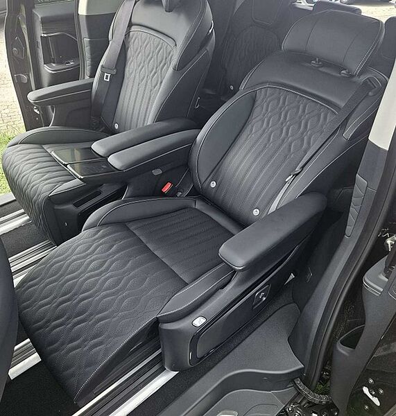 Sonstige 9 HYBRID 1.5-T DHT 7-Sitzer