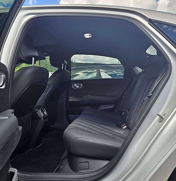 Hyundai IONIQ 6 77,4 kWh Allrad 4WD First Edition*3,24%