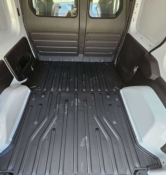 Nissan Townstar Kasten DIG-T130 N-Connecta+Tech+AHK+HV